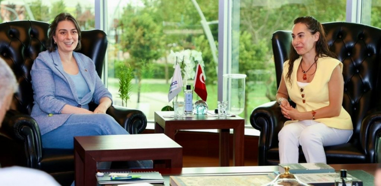 İki kadın başkan Beykoz Belediyesi'nde buluştu