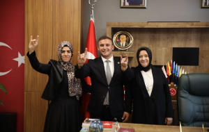 MHP Beykoz Kadın Kolları’nda bayrak değişimi