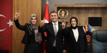 MHP Beykoz Kadın Kolları’nda bayrak değişimi