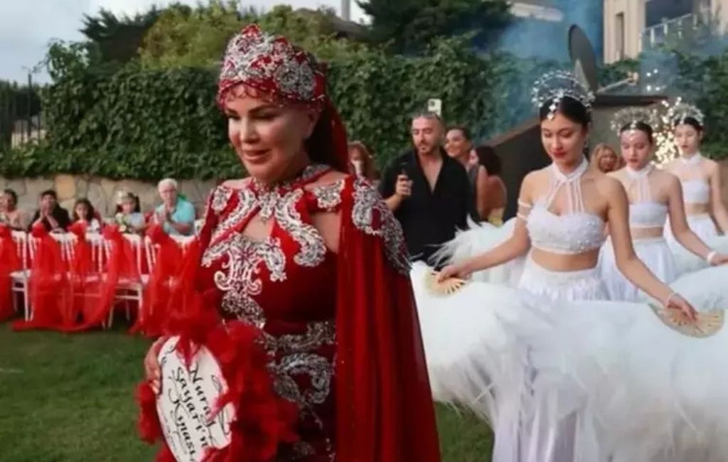 Ünlü astrologdan Beykoz’da ışıltılı kına gecesi!