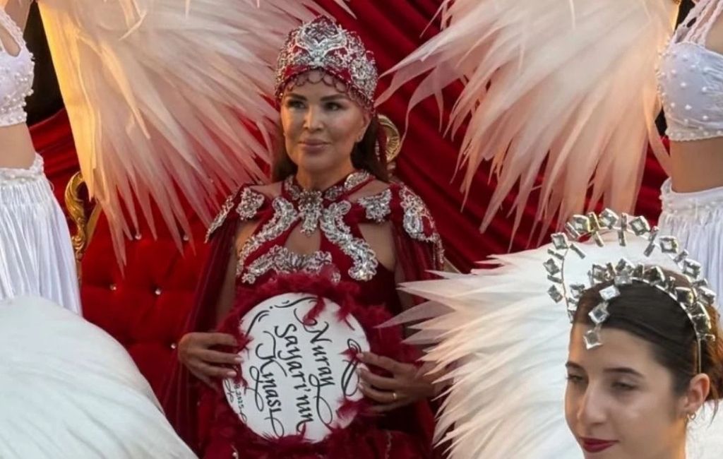 Ünlü astrologdan Beykoz’da ışıltılı kına gecesi!