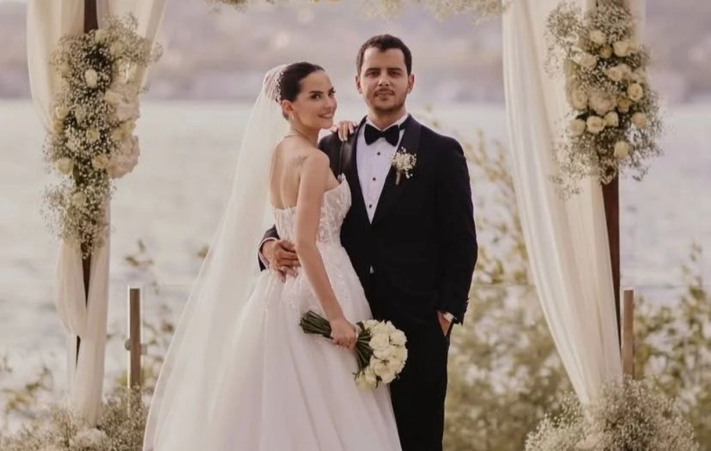 Ünlü oyuncu çocukluk aşkıyla Beykoz’da evlendi!