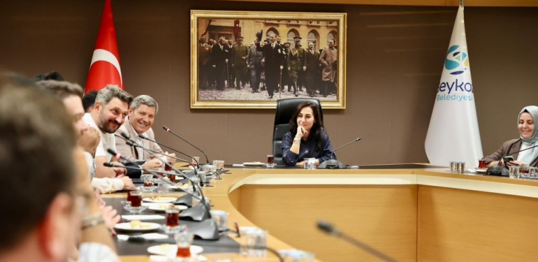 AK Parti Beykoz İlçe Başkanlığı yönetimi, Beykoz Belediye Başkan Vekili Özlem Vural Gürzel’e hayırlı olsun ziyaretinde bulundu. AK Parti Beykoz İlçe Başkanı Özkan Ayduğan ve yönetim kurulu üyele