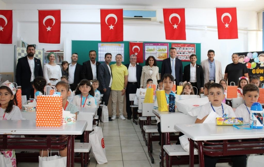 Beykoz muhtarlarından 1. sınıfların yüzünü güldürdü