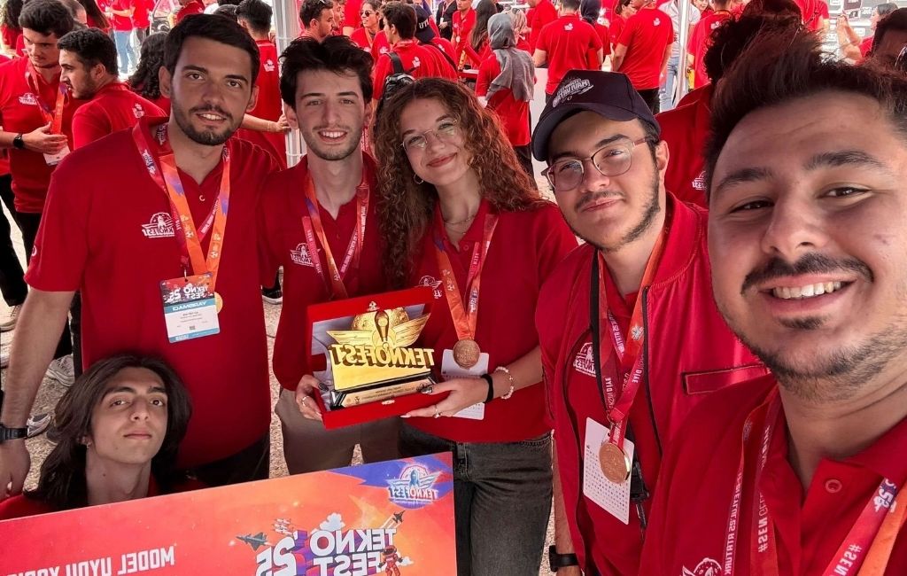 Beykoz öğrencileri TEKNOFEST’te şampiyon oldu!