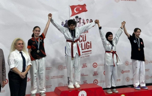 Beykoz taekwondocularından 3 madalya birden! (1)