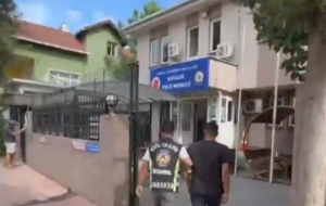 Beykoz’da trafiği tehlikeye düşürdü! Cezayı yedi (1)