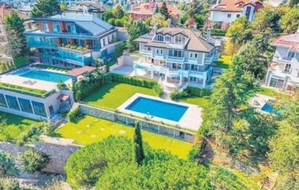 Beykoz’da ünlülerin sitesinde fare krizi! (1)