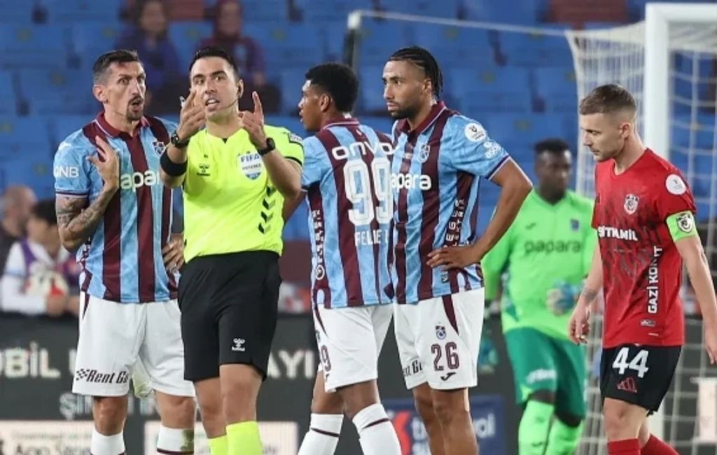 Trabzonspor'un golünü engellemişti! Riva’dan karar çıktı (3)