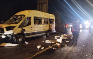 Beykoz'da devrilen minibüsteki 3 kişi yaralandı