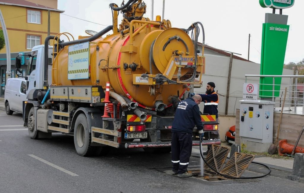 Beykoz'un bakım timi Yenimahalle'de sahaya indi