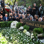 Eski Başbakan Mesut Yılmaz Beykoz'da kabri başında anıldı (2)