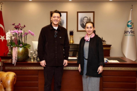 Mesut Özil ve Beykoz Belediye Başkanvekili görüştü