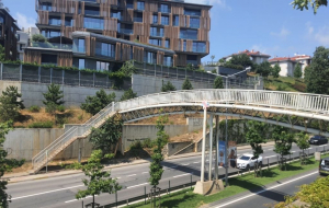 Beykoz Acrloft üst geçidi çürümeye terk edildi!