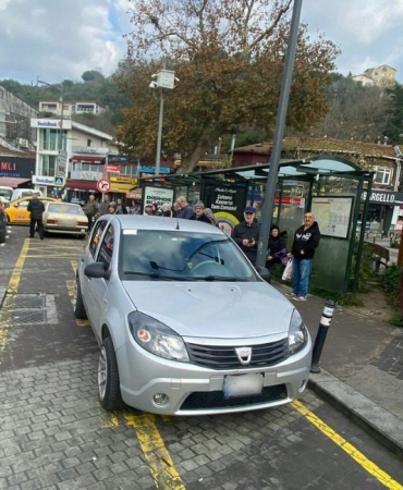 Beykoz’da duraklara park edenler cezayı yedi!