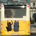 Beykoz'da otobüsün arkasında tehlikeli yolculuk!