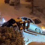 Kar Beykoz'u kapladı! Araçlar yolda mahsur kaldı