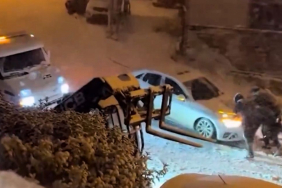 Kar Beykoz'u kapladı! Araçlar yolda mahsur kaldı