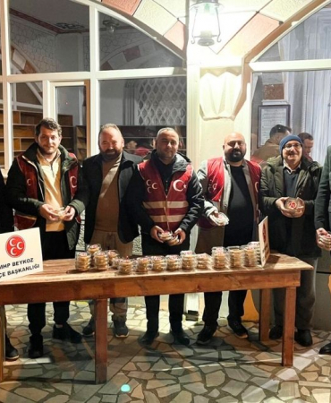 MHP Beykoz’da kandil geleneğini bozmadı (4)