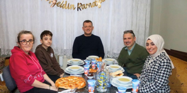 Beykoz Kaymakamı iftarda sofrasına misafir oldu