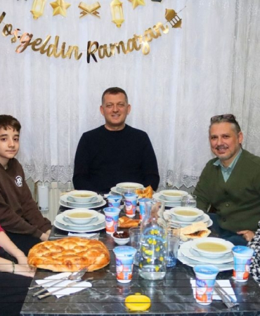 Beykoz Kaymakamı iftarda sofrasına misafir oldu