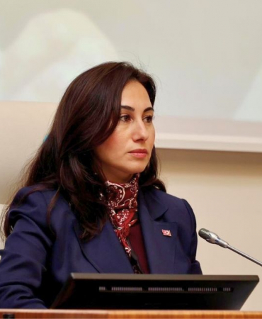 Gürzel’den Miniç’e sert tepki! Siz kaç parti değiştirdiniz