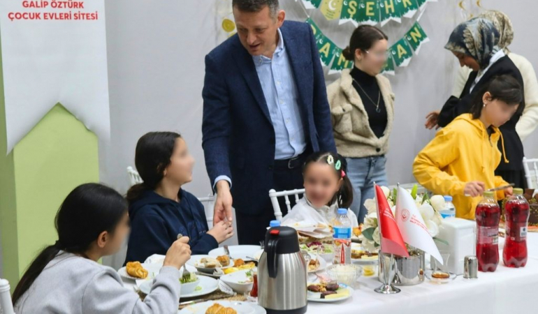 Beykoz Kaymakamı çocuklarla iftar yaptı
