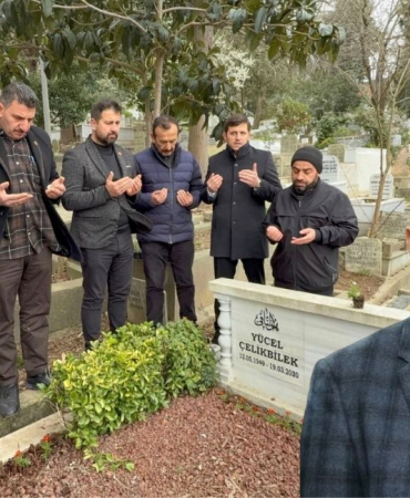 Beykoz’un ağabeyi Yücel Çelikbilek kabri başında anıldı