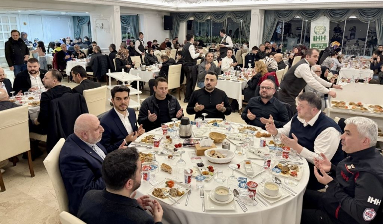 İHH Beykoz gönüllüleri iftar programında buluştu (1)