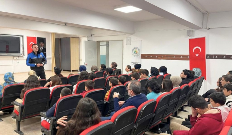 Beykoz polisi güvenli gelecek için okullarda! (1)